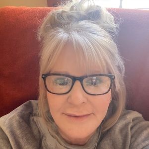 Meet your Posher, Posh